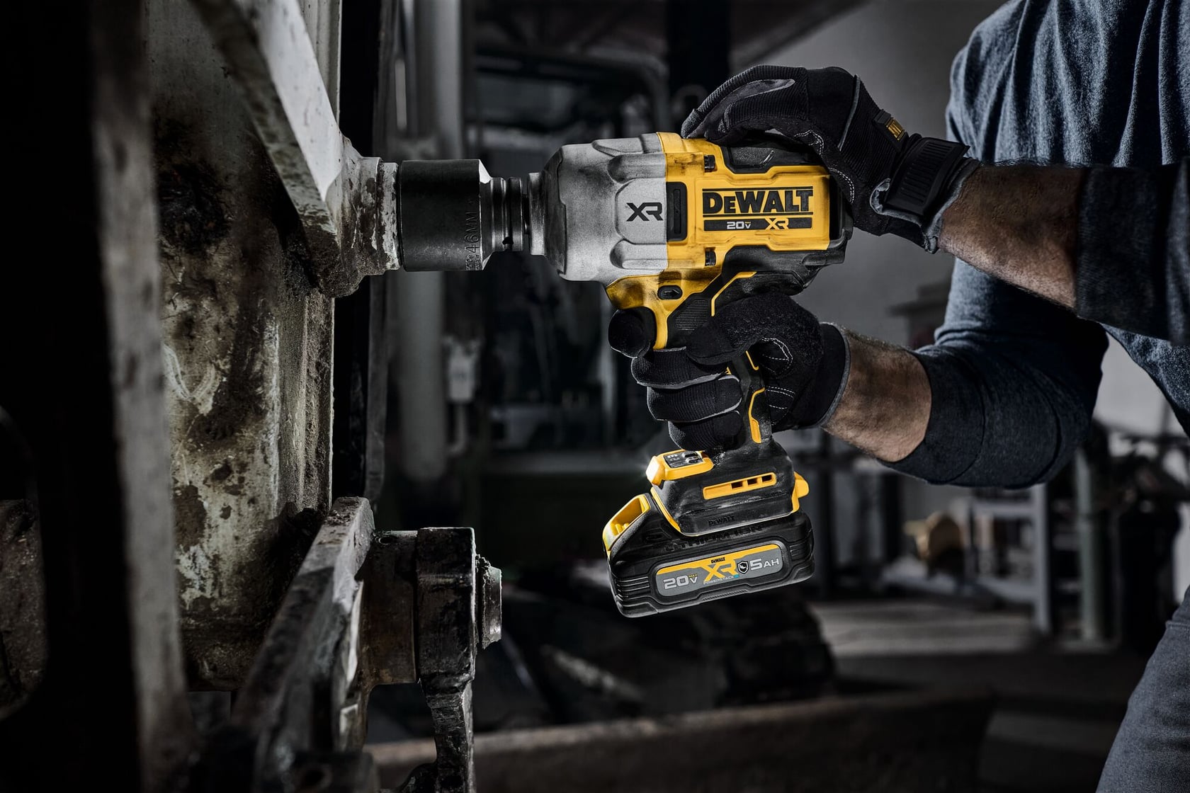 DEWALT 20V MAX XR® High Torque 3/4" Impact Wrench Fastening Bolt